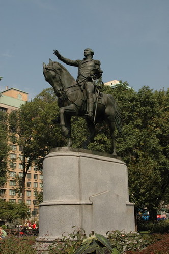 Monument to George Washington in Union Sqare Park South