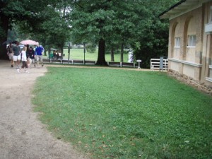 "Tourmobile" riders exiting and walking in direction of Robert E. Lee "Conservatory"