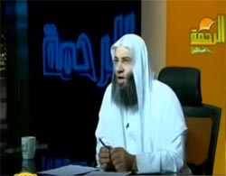 Salafi Sheikh Mohamed Hassan preaching on al-Rahma (Arab Media & Society)