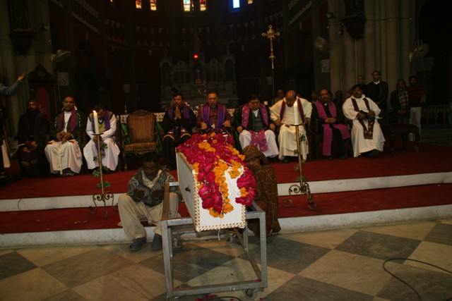 Pakistan: Funeral Coffin of 12 Year Old Murdered Christian Girl Shazia Bashir - (Photo: British Pakistan Christian Association)