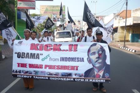 Anti-Democracy, Supremacist Group Hizb ut-Tahrir Leads Protests Against Barack Obama