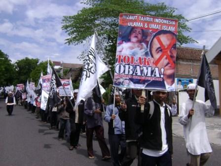 Anti-Democracy, Supremacist Group Hizb ut-Tahrir Leads Protests Against Barack Obama