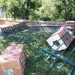 Photograph showing destruction at Hindu temple (Photo:  Carlos Furtado) 