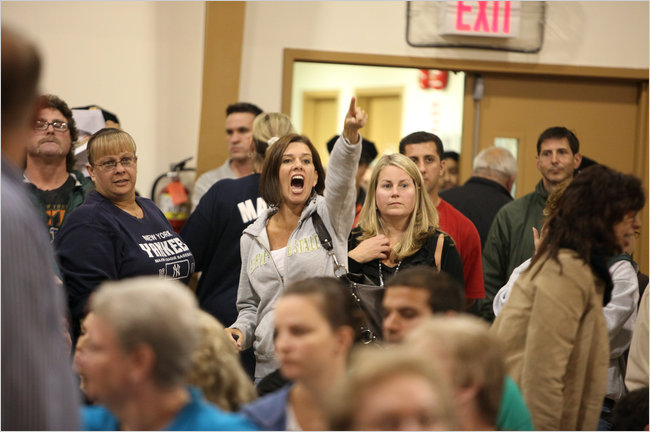 Staten Island Mosque Protest (Photo: NYT)