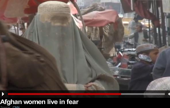 CNN reporter Paula Hancock states that some women wearing the burqa for "reasons of becoming unrecognizable" (Photo: CNN Clip)