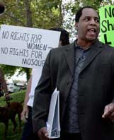 Tea Party Activist Ernie White at Anti-Mosque Protest in Temecula, California (Photo: Press-Enterprise, Terry Pierson)